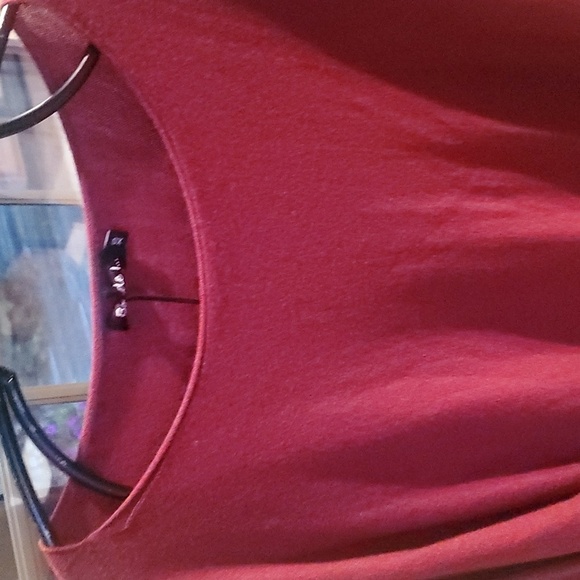 Bolide I... Long Slv Burgandy Sz XS (XL?) Sweater With Unique Design Bottom Hem - Picture 3 of 11